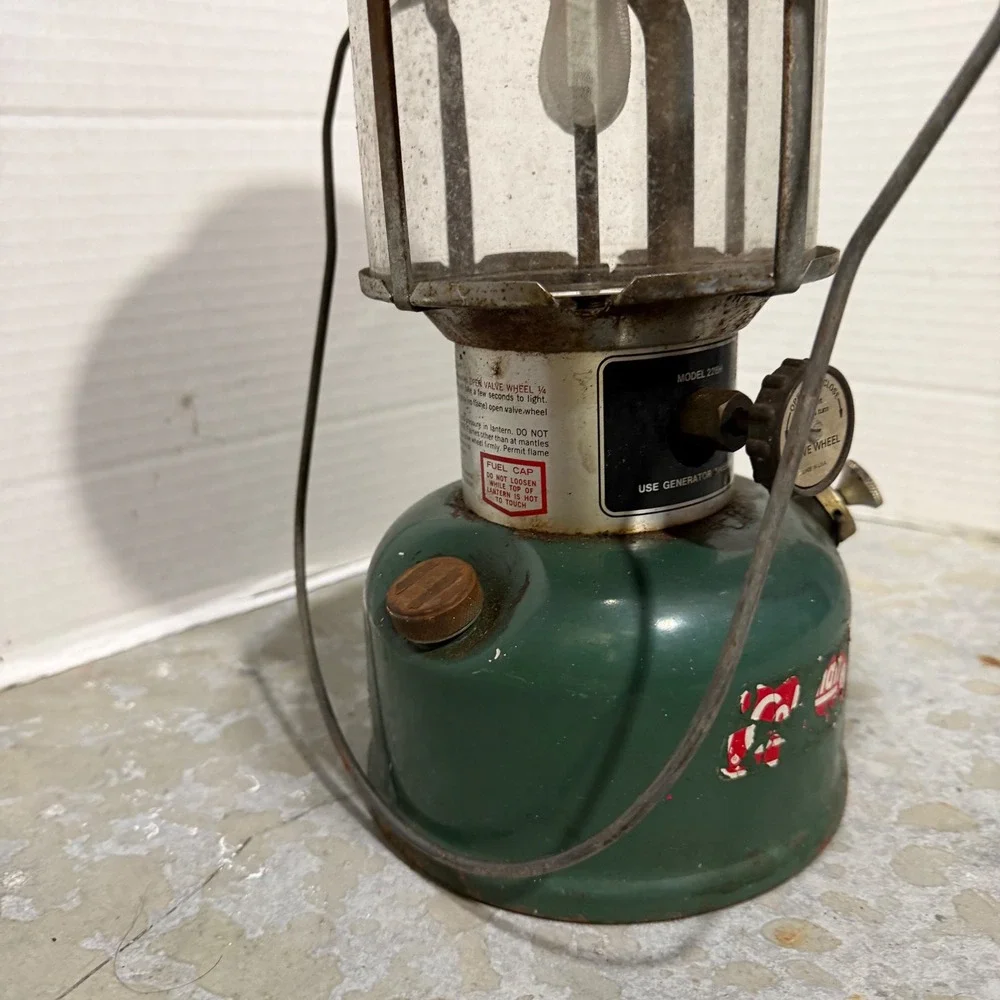 Vintage Coleman 228H Lantern Big Hat Double Mantle Green Gas 8/73 Made in USA